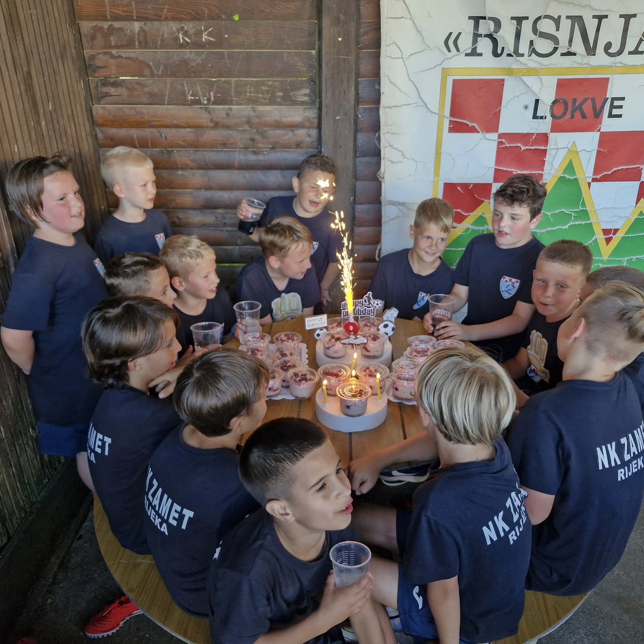 Više od kluba (203)