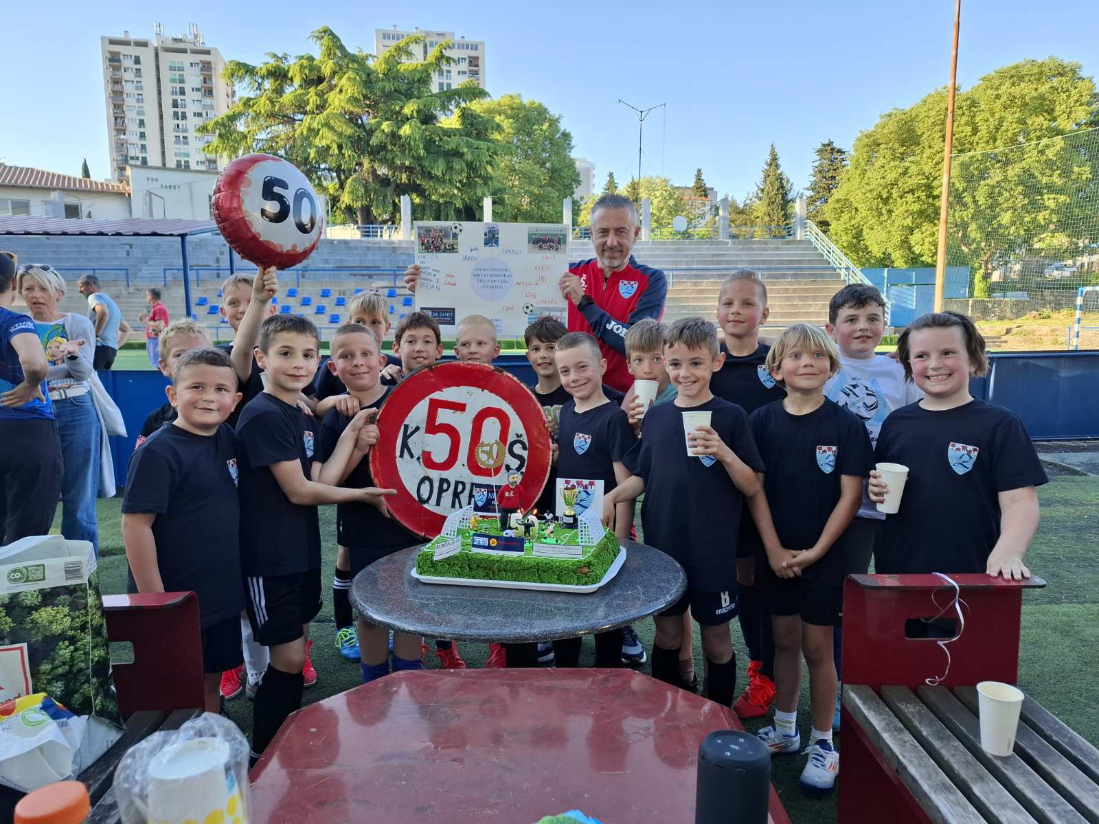 Više od kluba (178)