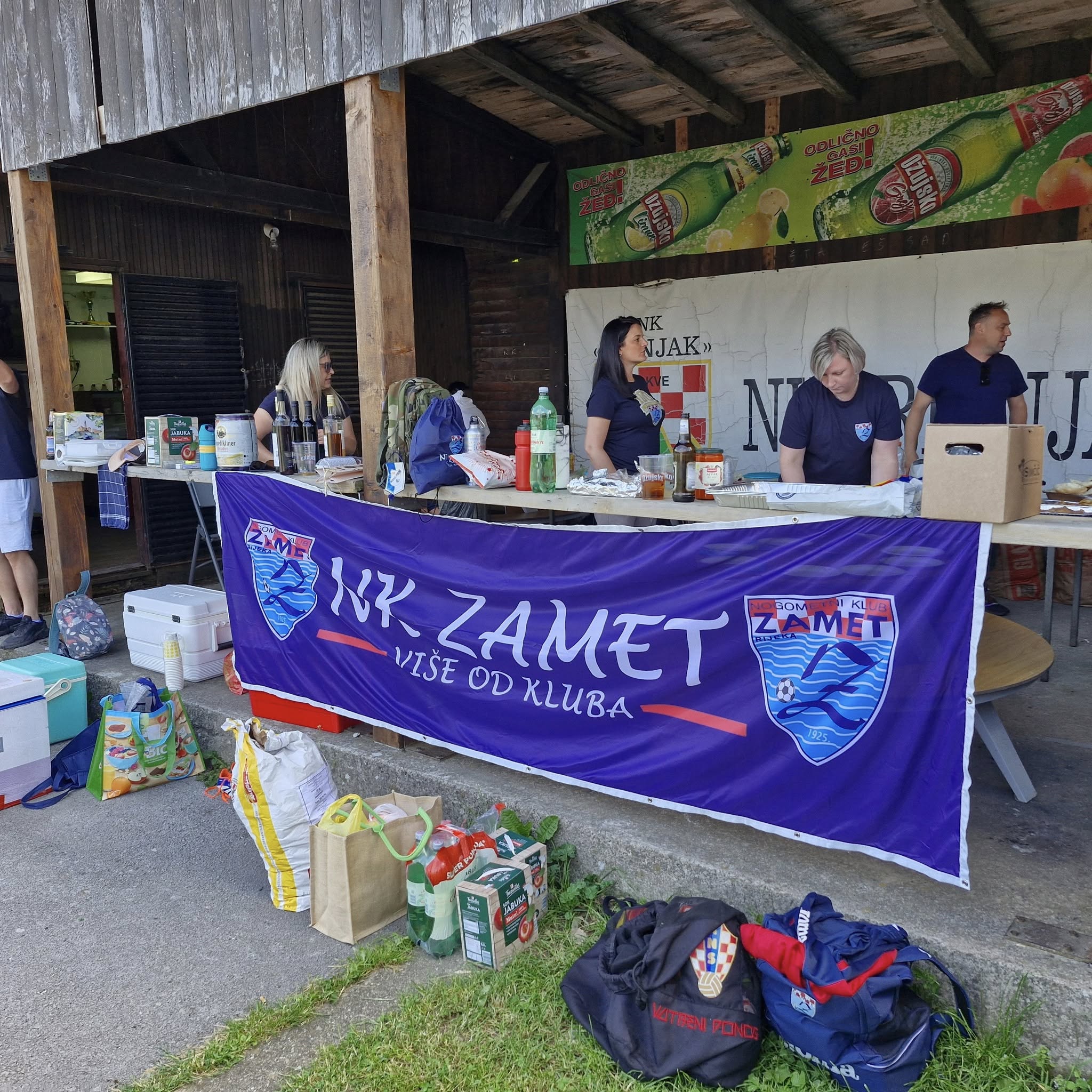 Više od kluba (205)