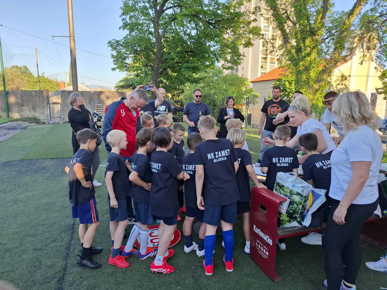 Više od kluba (180)