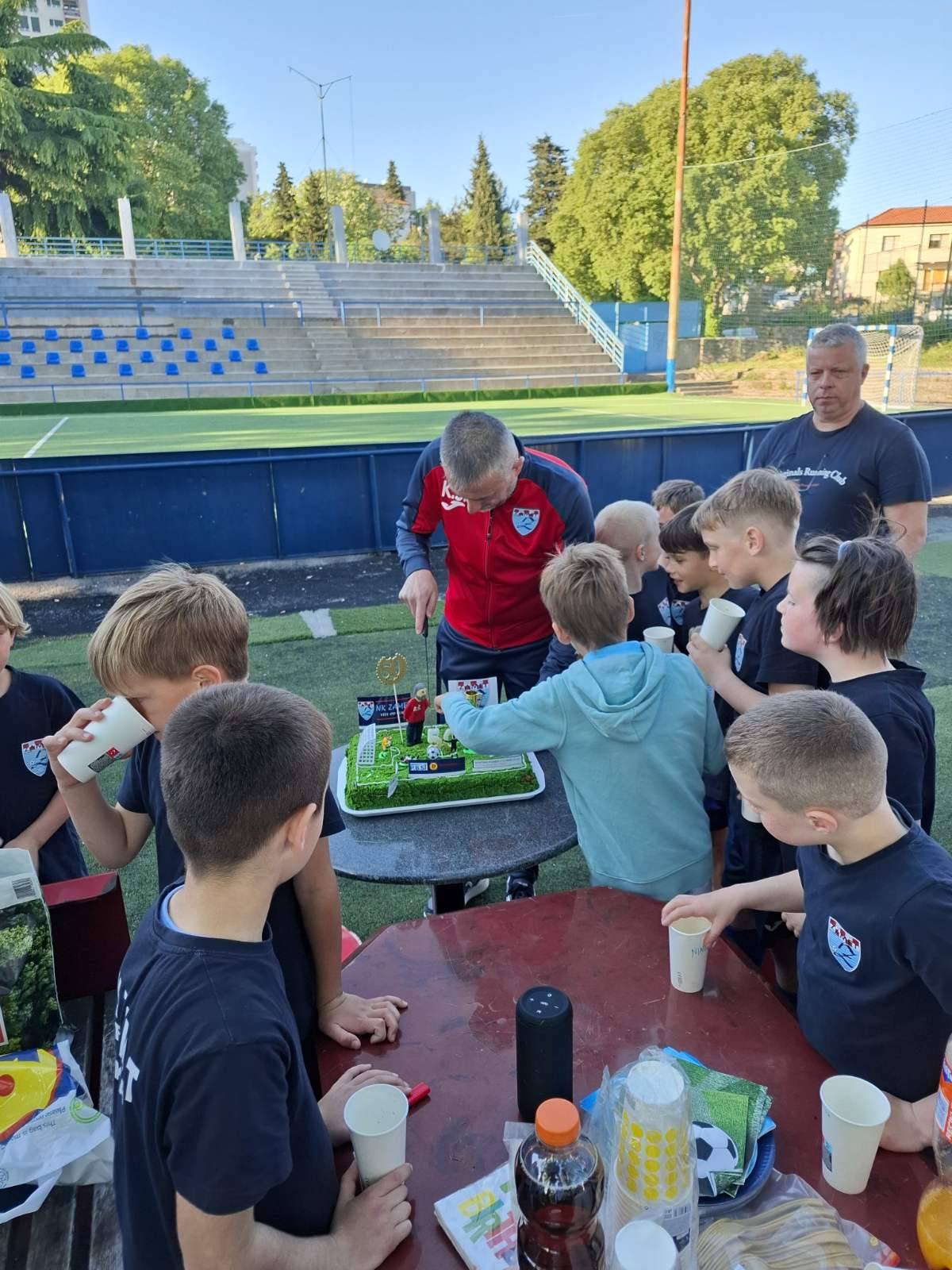 Više od kluba (181)