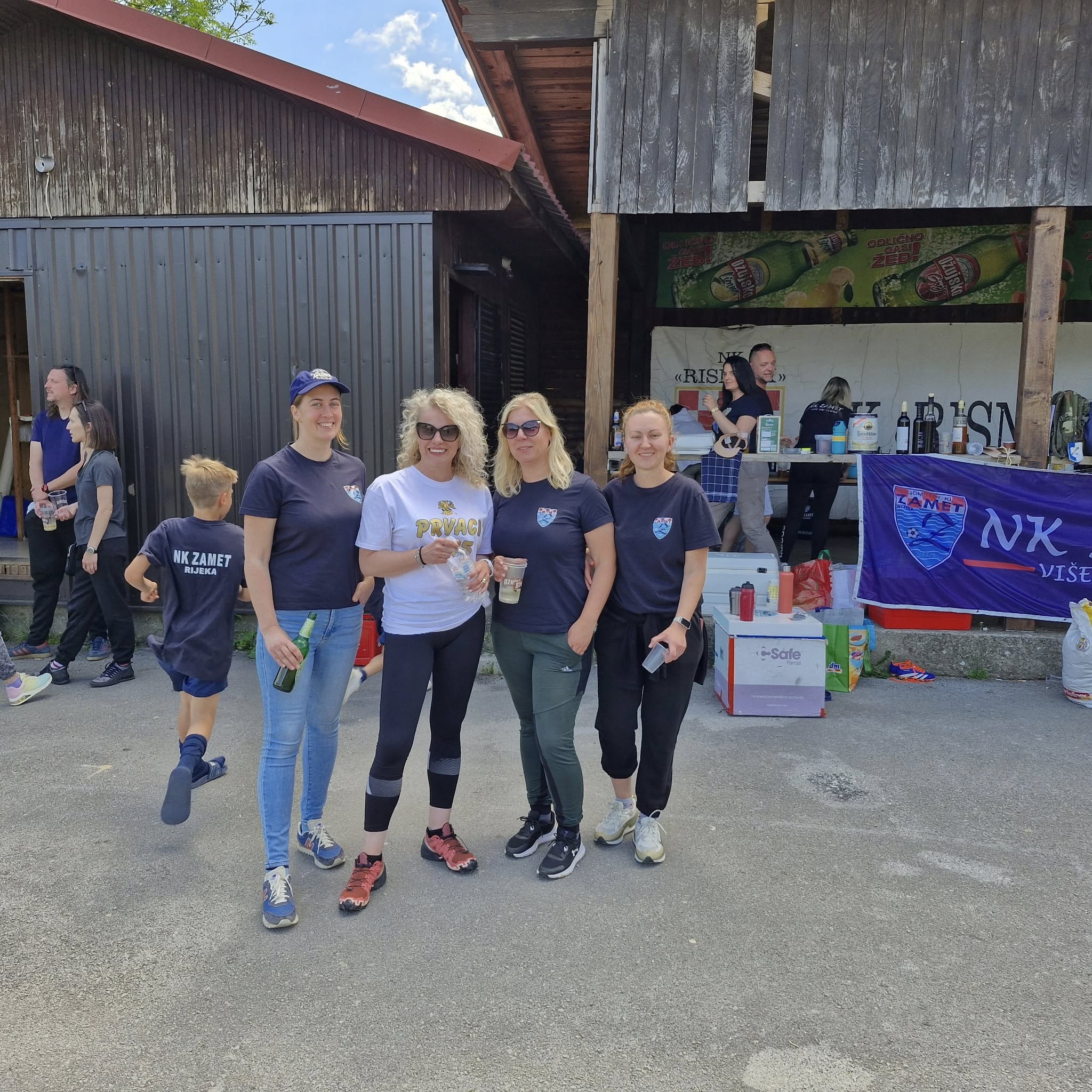 Više od kluba (213)