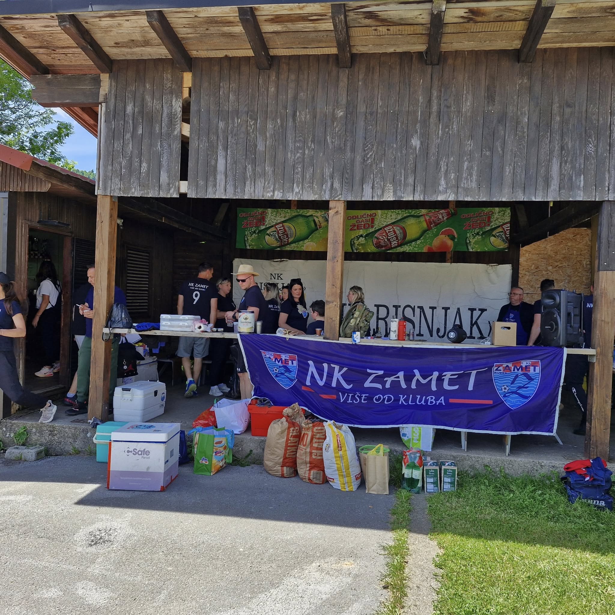 Više od kluba (200)