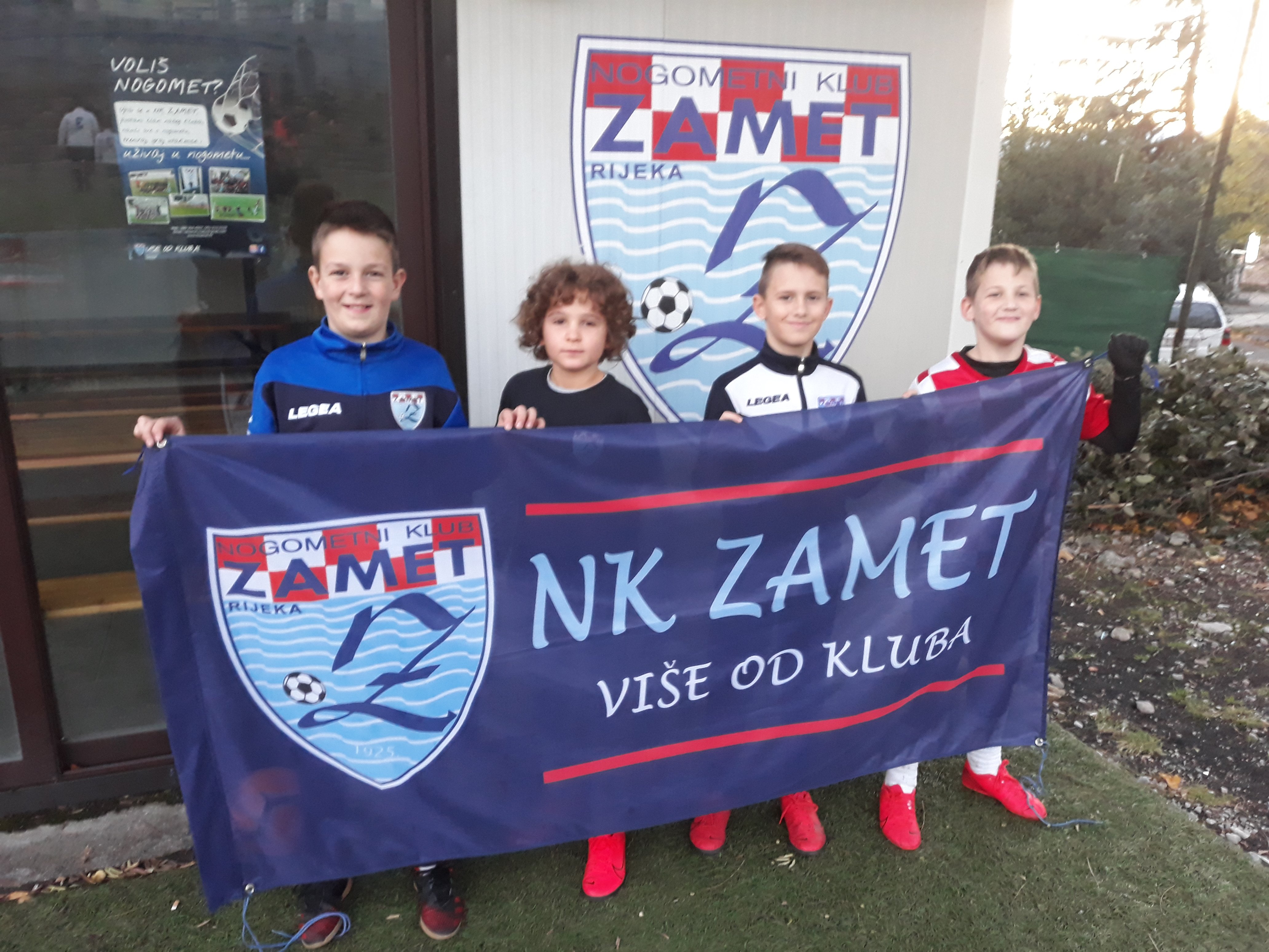 Više od kluba (104)