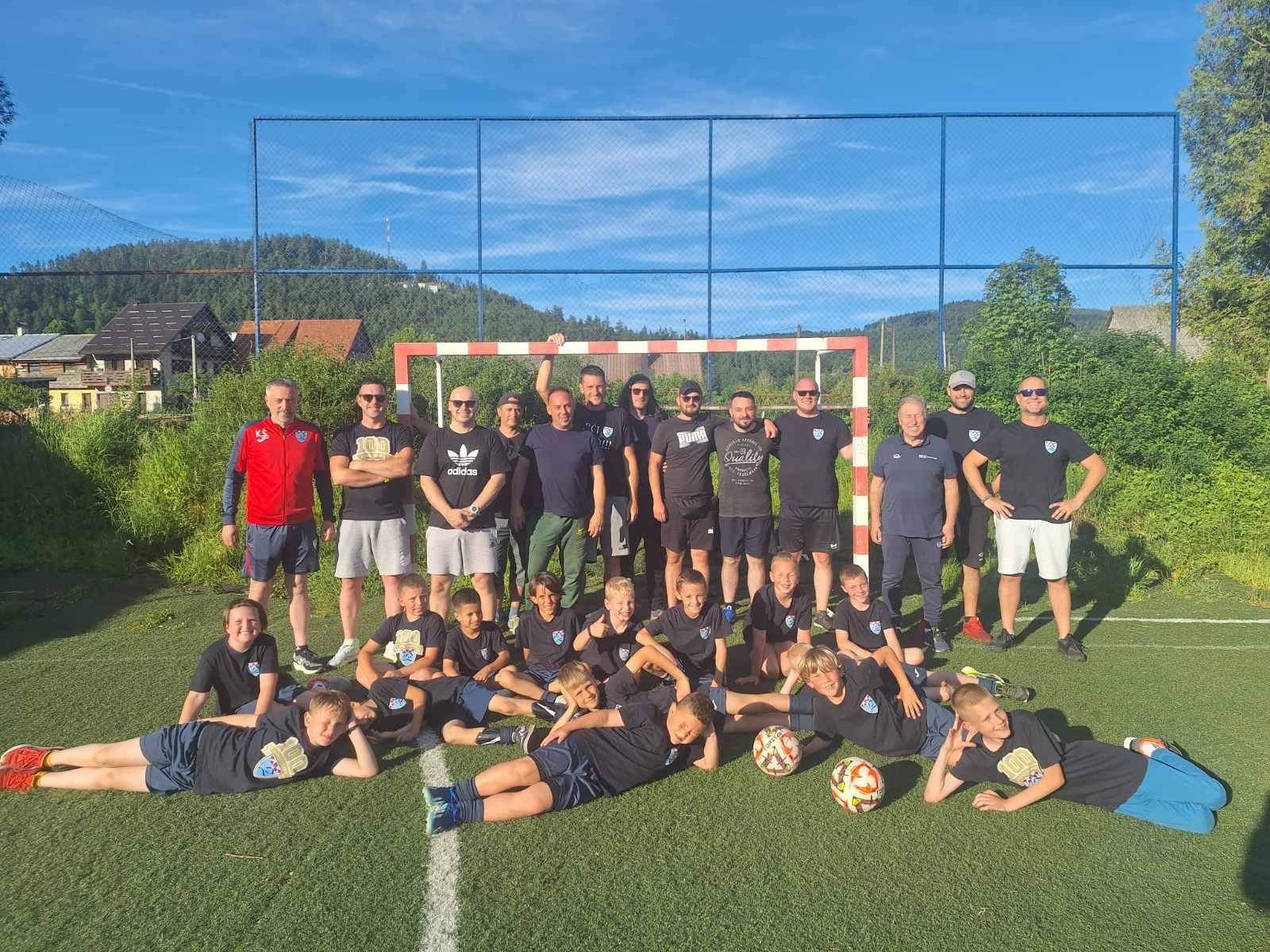 Više od kluba (195)