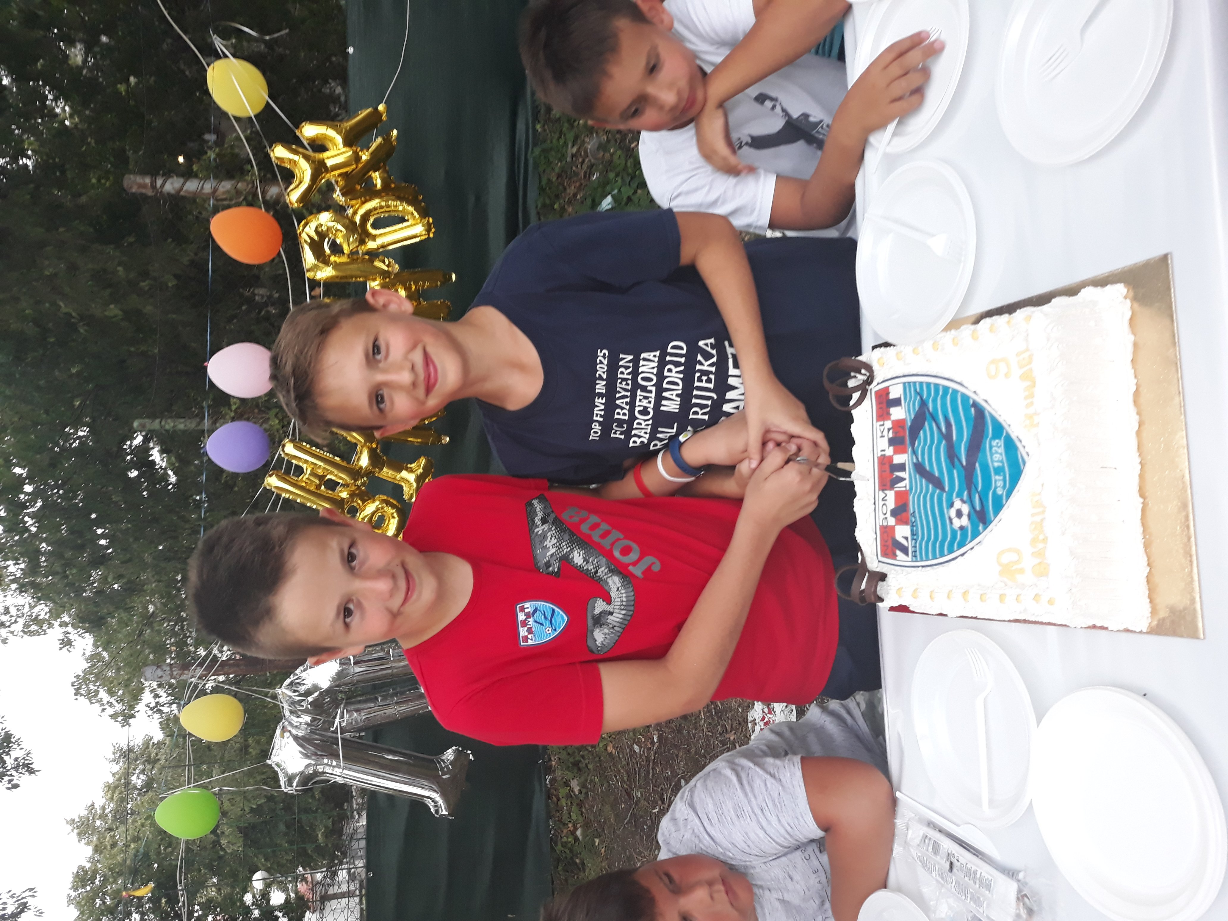 Više od kluba (103)