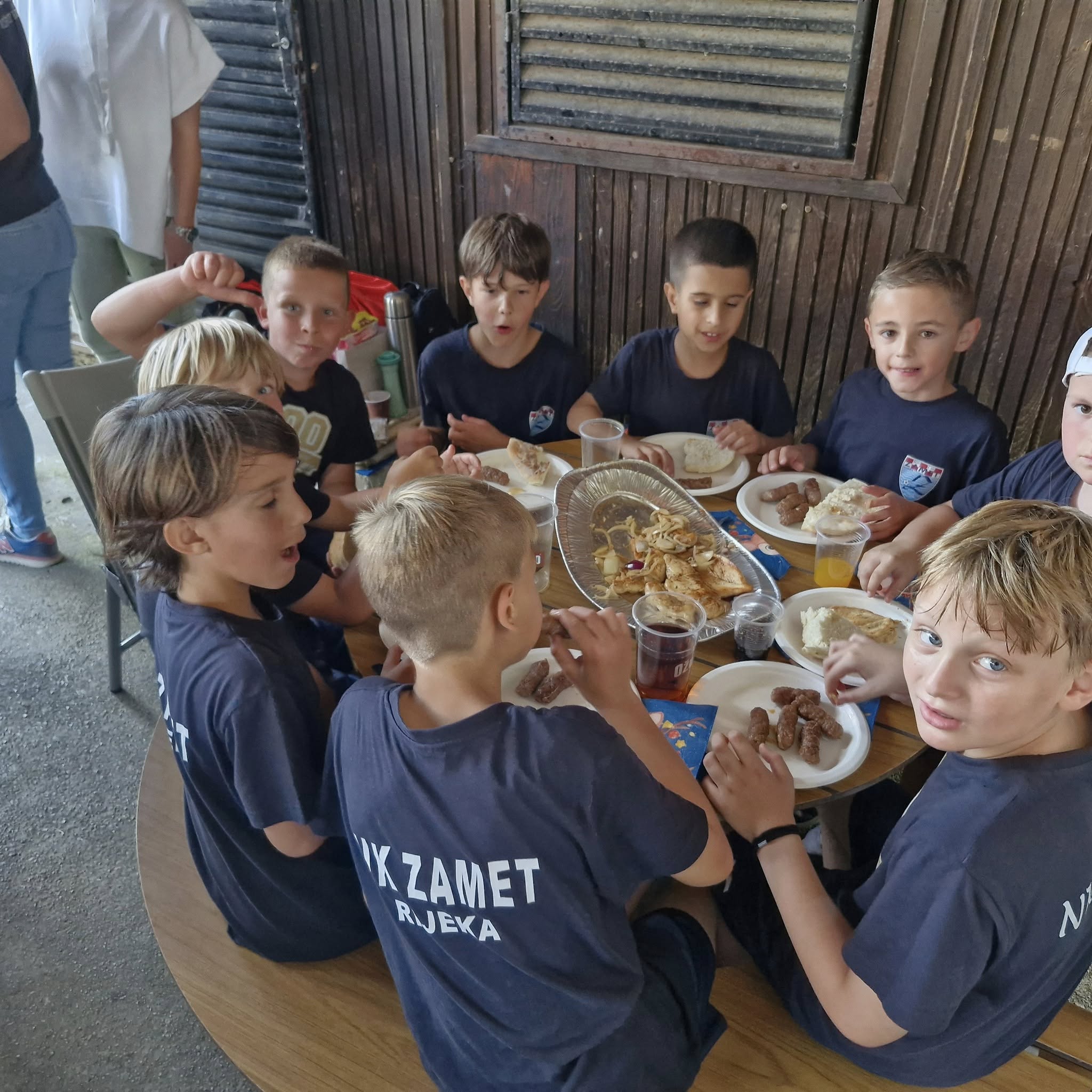 Više od kluba (206)