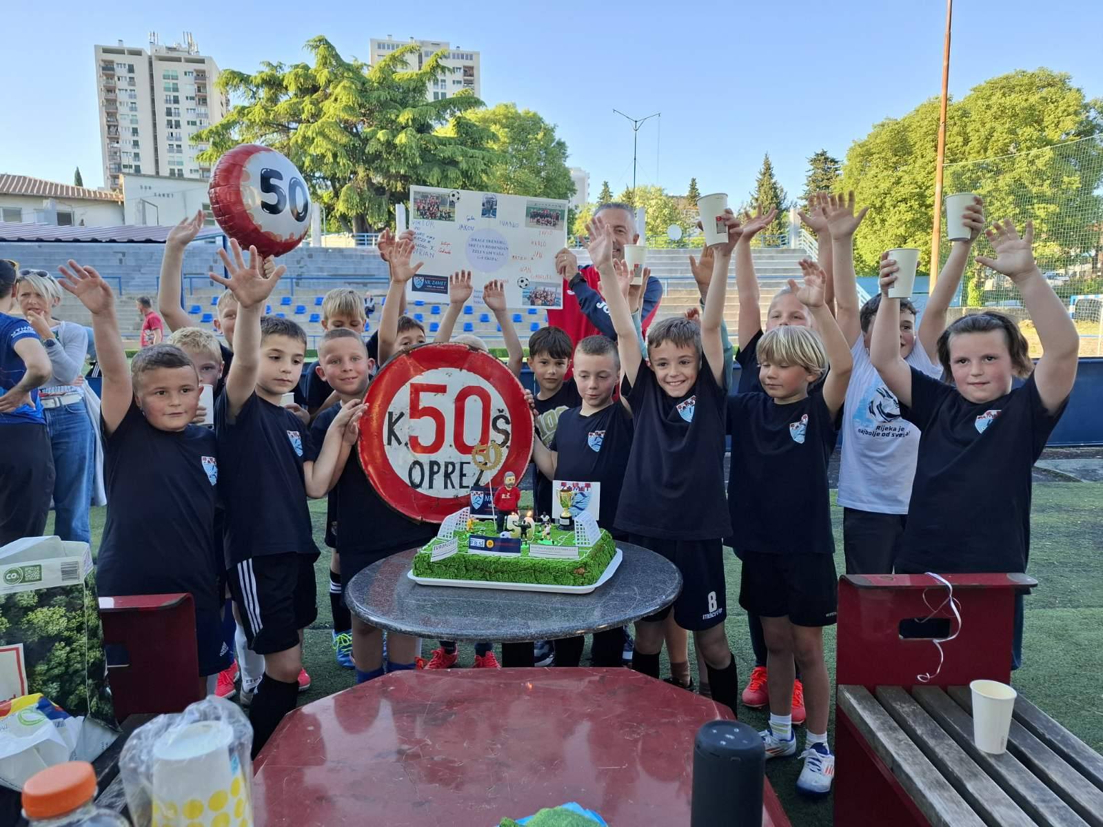 Više od kluba (186)